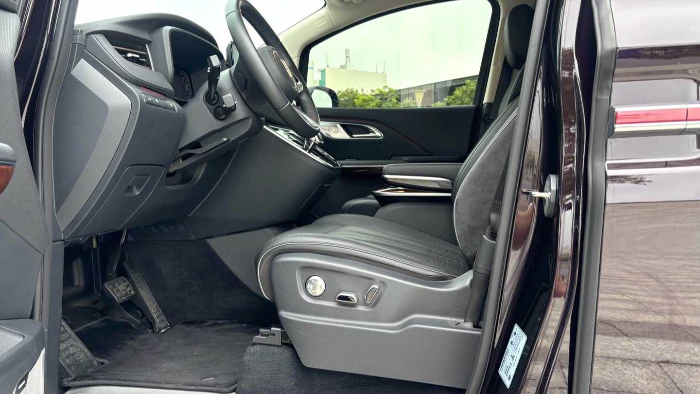 Hong Qi 2024 HQ9 2.0T 4WD Luxury Edition