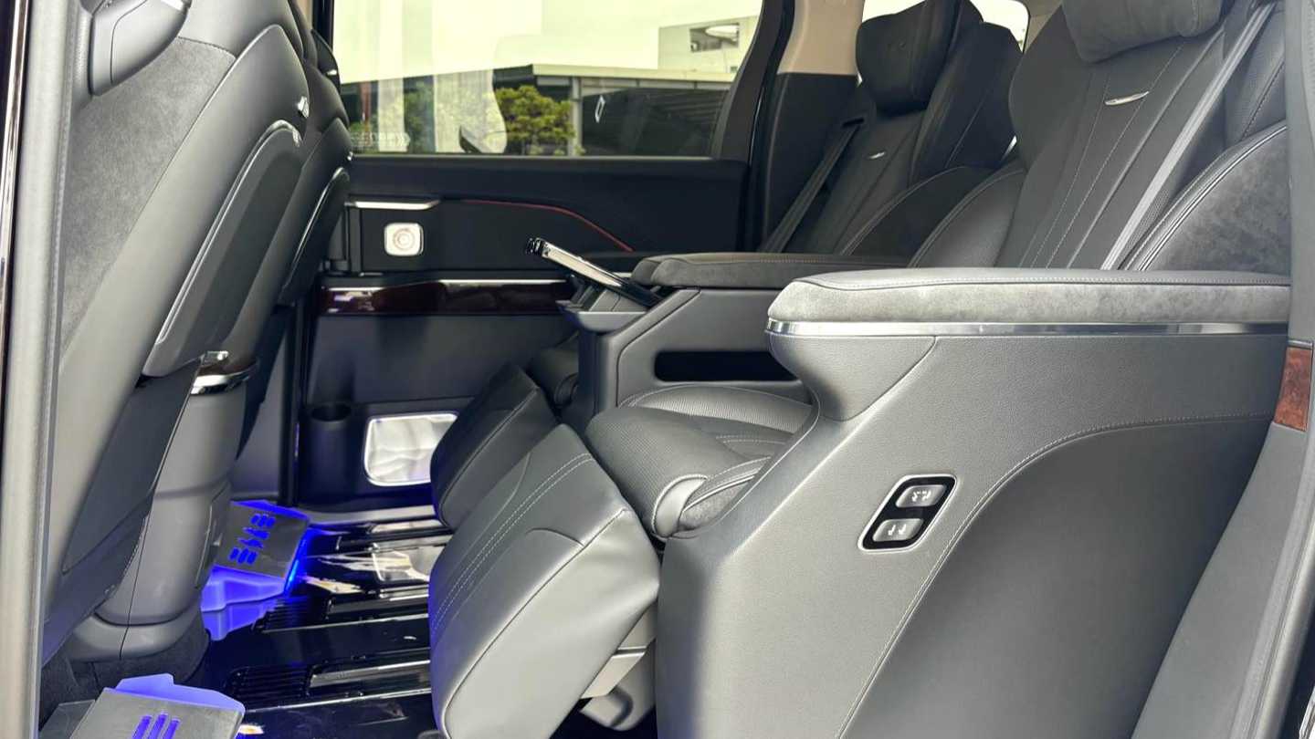 Hong Qi 2024 HQ9 2.0T 4WD Luxury Edition