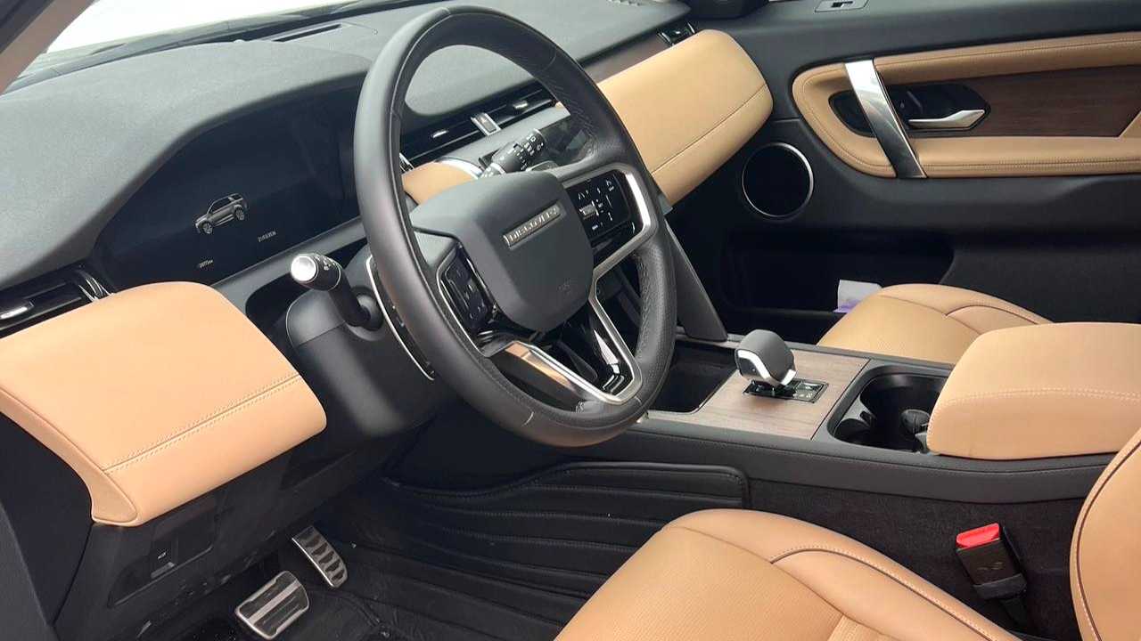 Land Rover 2024 Discovery Sport Performance Technology Edition