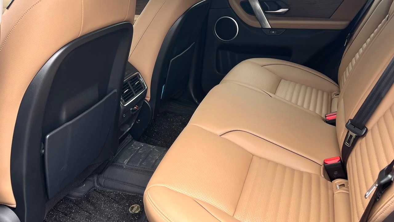 Land Rover 2024 Discovery Sport Performance Technology Edition