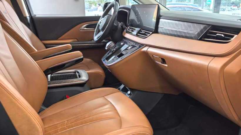 Hong Qi 2024 HQ9 2.0T 4WD Business Edition
