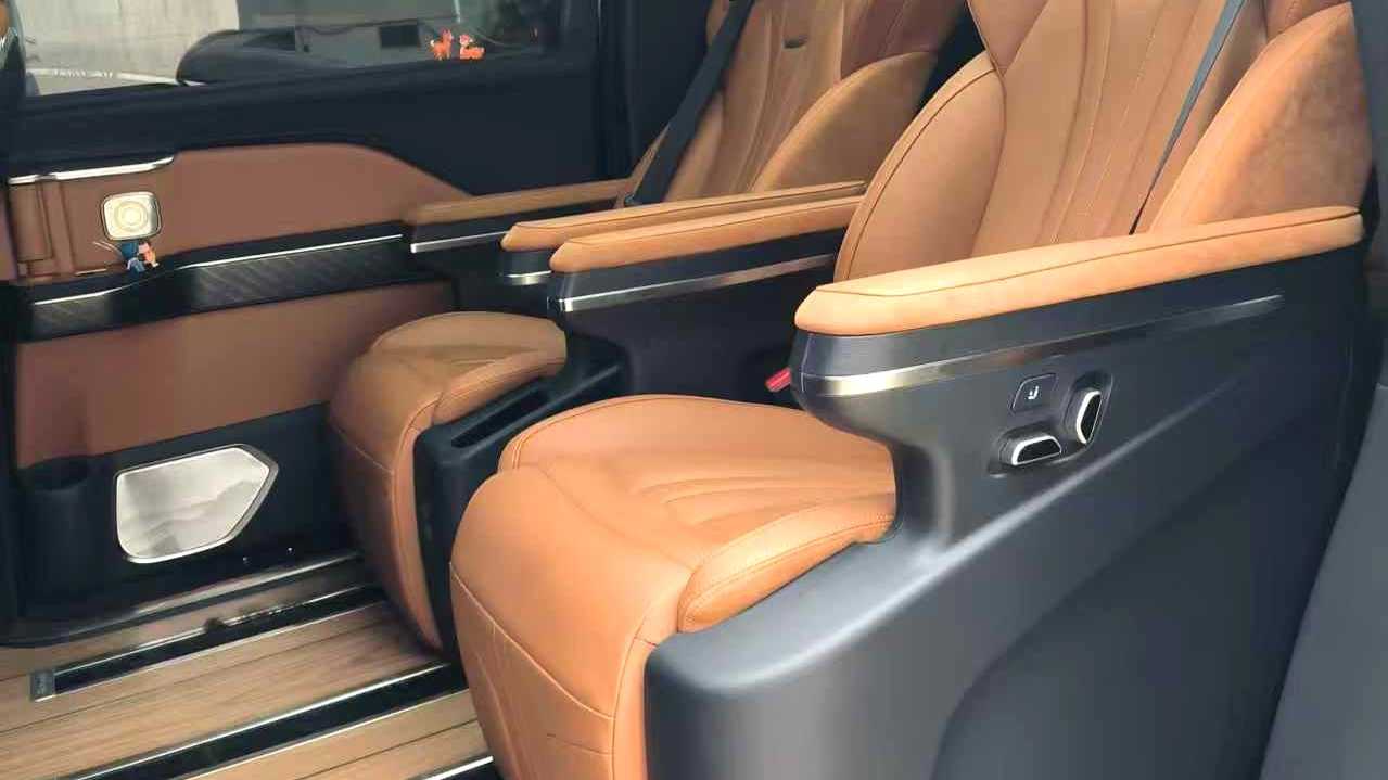 Hong Qi 2023 HQ9 2.0T Zhilian Qiyue Edition