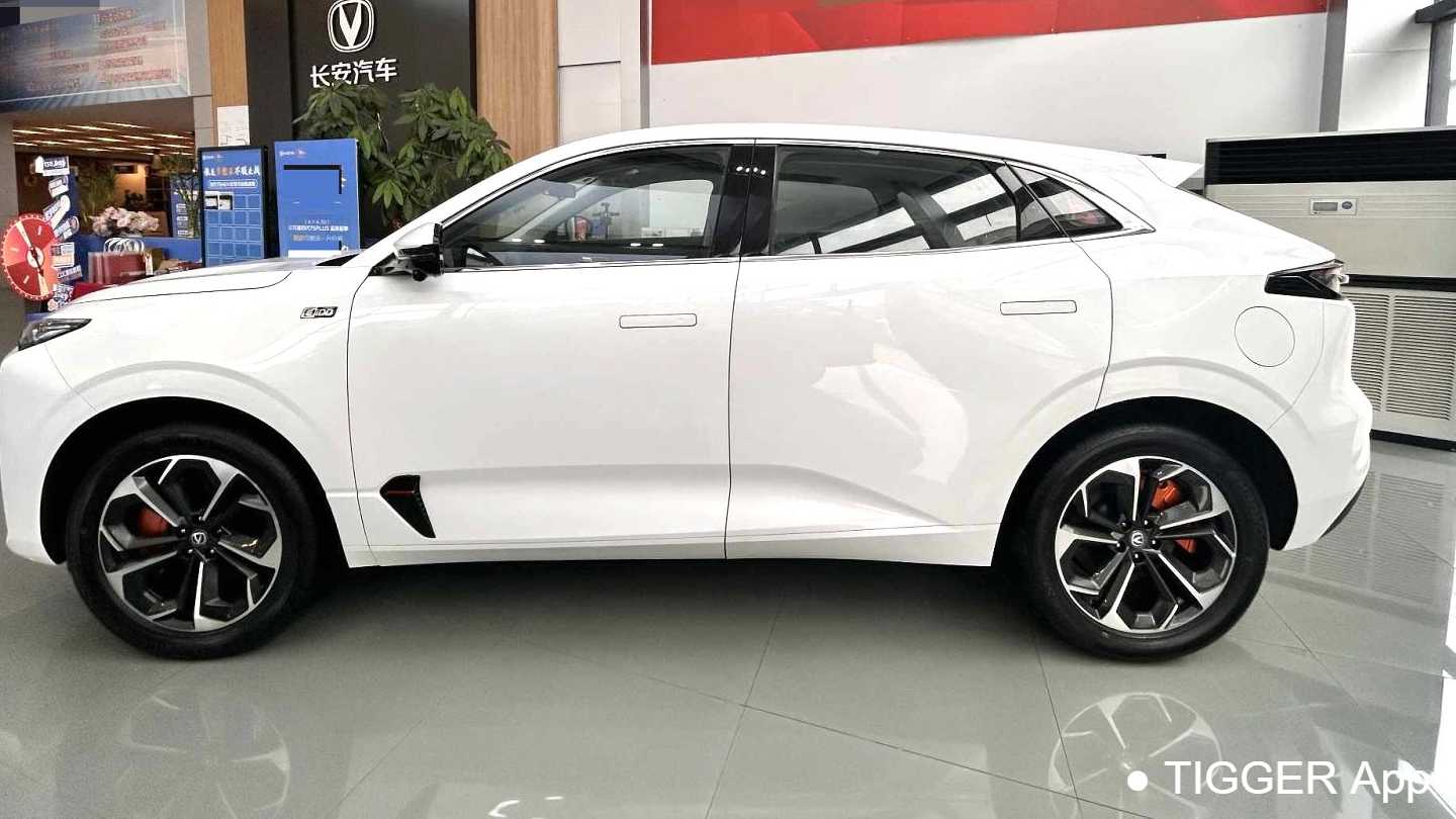 Changan 2023 UNI-K iDD‌ Smart iDD 1.5T 135km Smart Cool Model