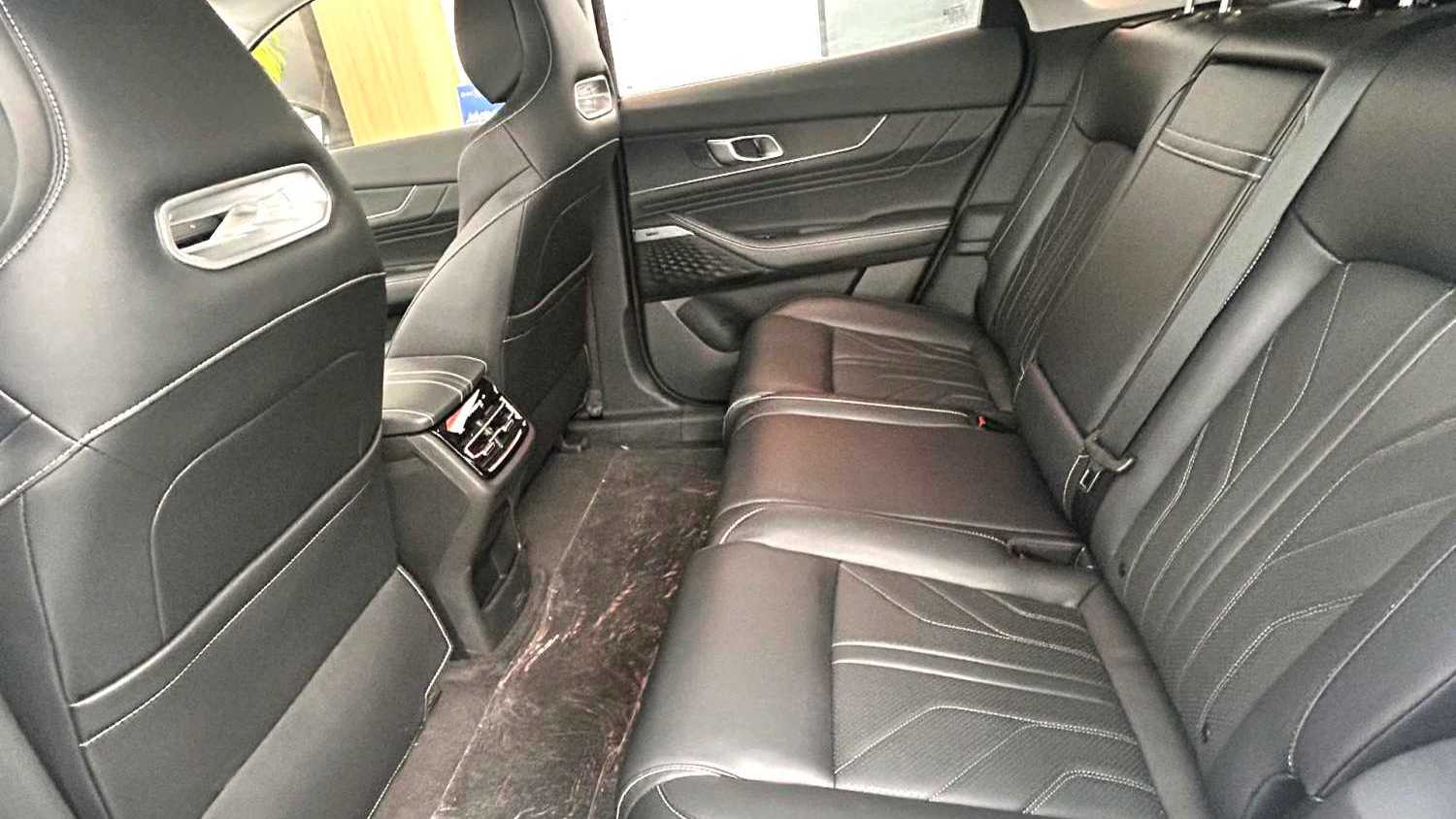 Changan 2023 UNI-K iDD‌ Smart iDD 1.5T 135km Smart Cool Model