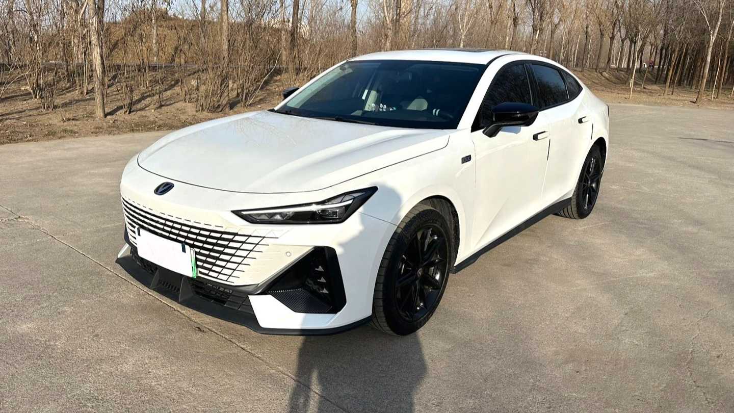 Changan 2023 UNI-V iDD‌ Smart iDD 1.5T 113km Smart Fun Type