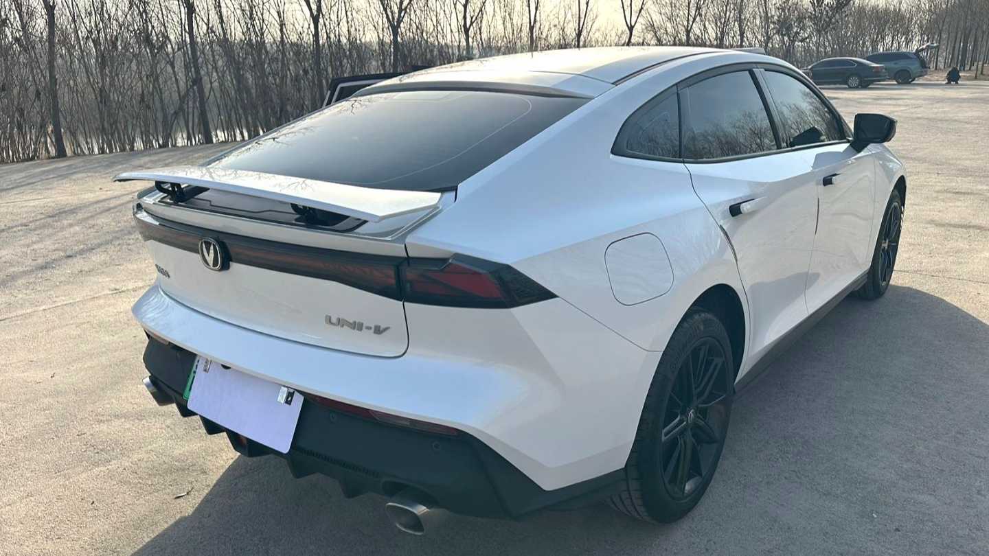 Changan 2023 UNI-V iDD‌ Smart iDD 1.5T 113km Smart Fun Type