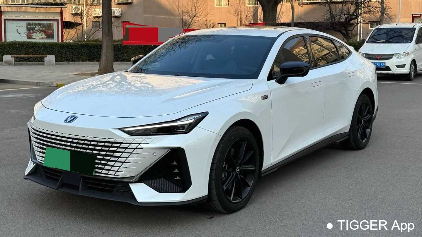 Changan 2023 UNI-V iDD‌ Smart iDD 1.5T 113km Smart Fun Edition (Fast Version)