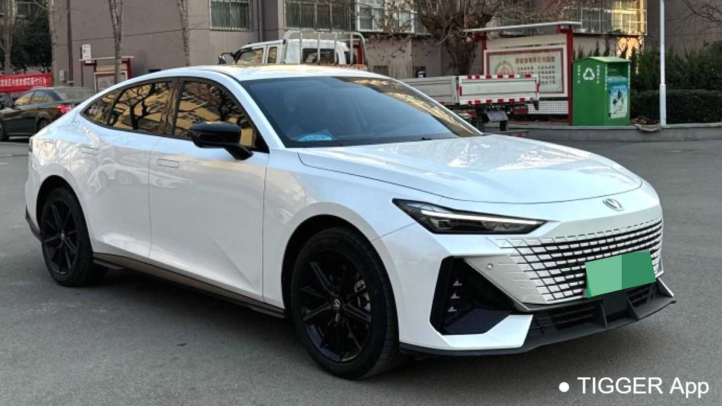 Changan 2023 UNI-V iDD‌ Smart iDD 1.5T 113km Smart Fun Edition (Fast Version)