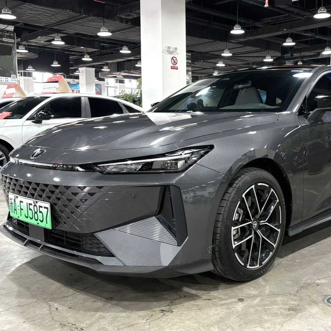 Changan 2024 UNI-V iDD‌ Blue Whale Intelligent Electric iDD 136km Smart Prestige Type Used Car