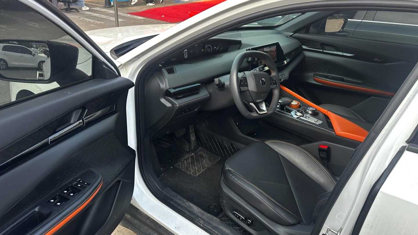 Changan 2023 UNI-V iDD‌ Smart iDD 1.5T 113km Smart Cool Model