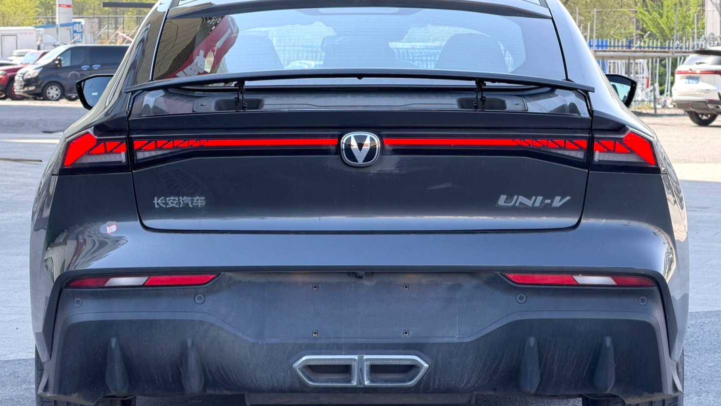 Changan 2024 UNI-V iDD‌ Blue Whale Intelligent Electric iDD 136km Smart Prestige Type