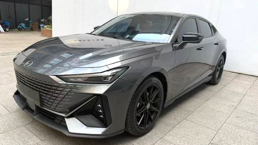 Changan UNI-V 2022 1.5T Prestige Model