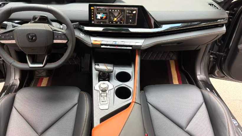Changan UNI-V 2022 1.5T Prestige Model