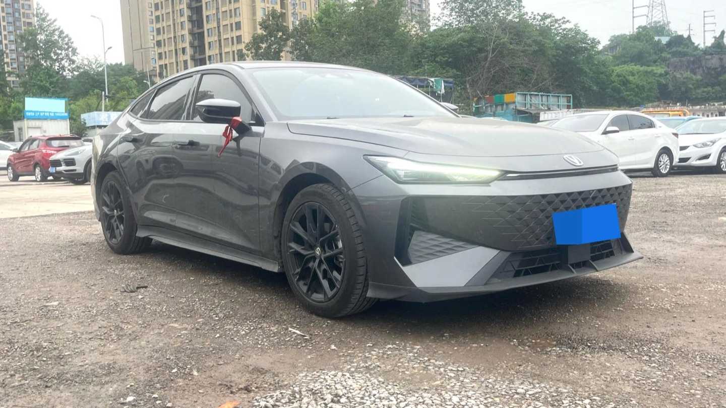 Changan UNI-V 2025 1.5T 500Bar Luxury Sports Type