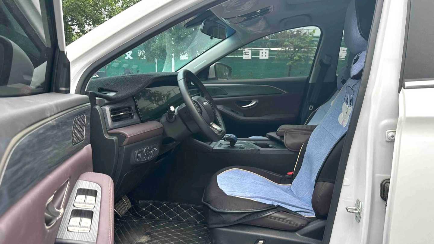 JETOUR X90 PLUS 2023 1.6TD DCT Villa 7 Blocks