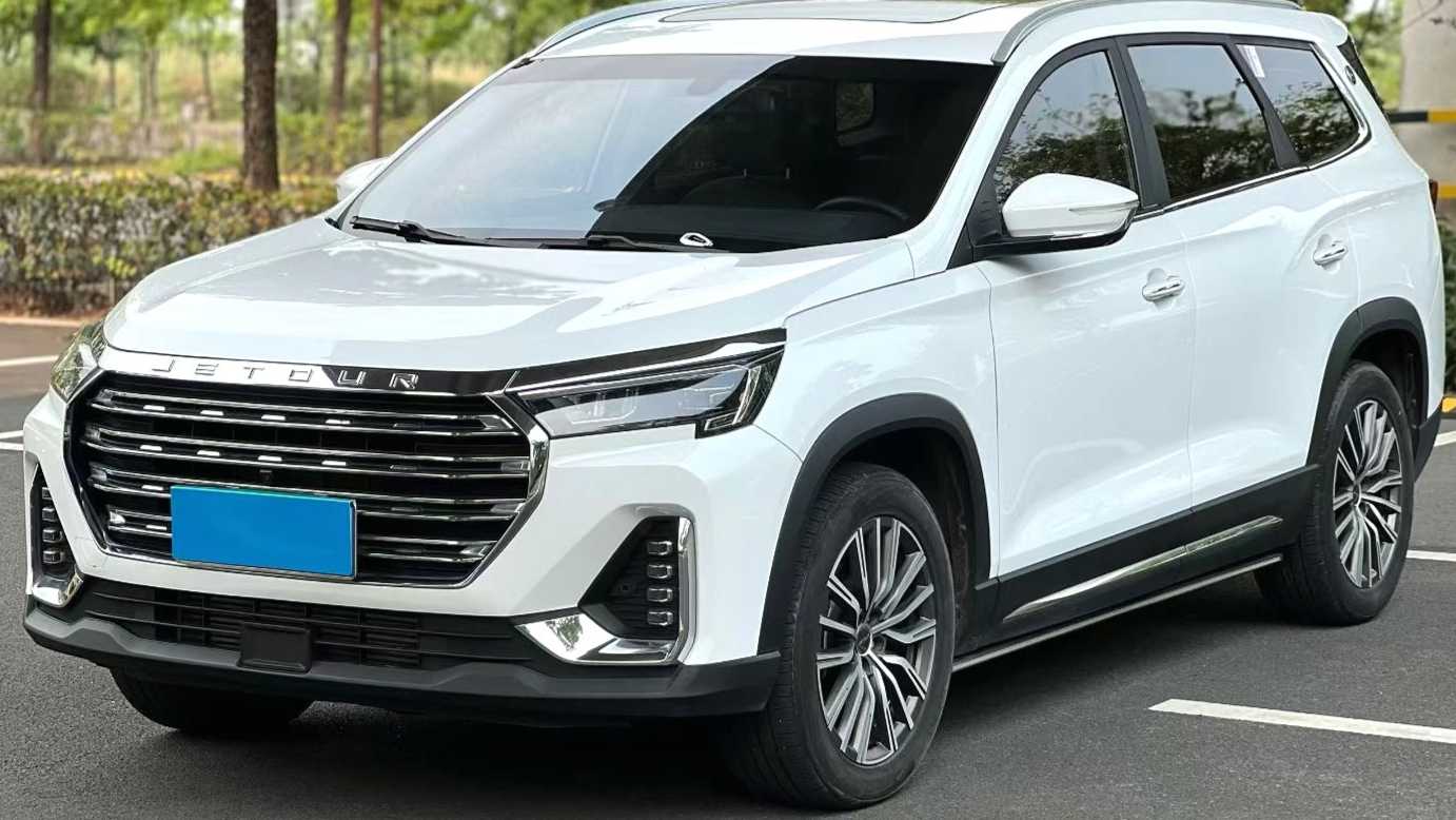 JETOUR X90 PLUS 2023 1.6TD DCT Villa 7 Blocks