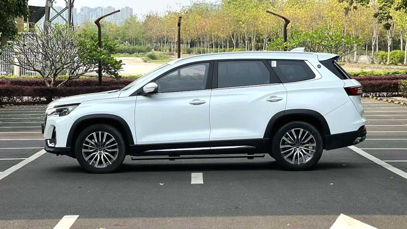 JETOUR X90 PLUS 2023 1.6TD DCT Villa 7 Blocks