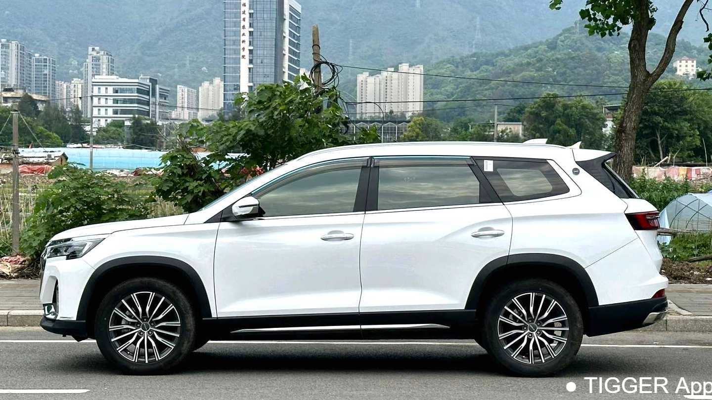 JETOUR X90 PLUS 2024 1.6TD DCT Family Fun Edition 7-seater