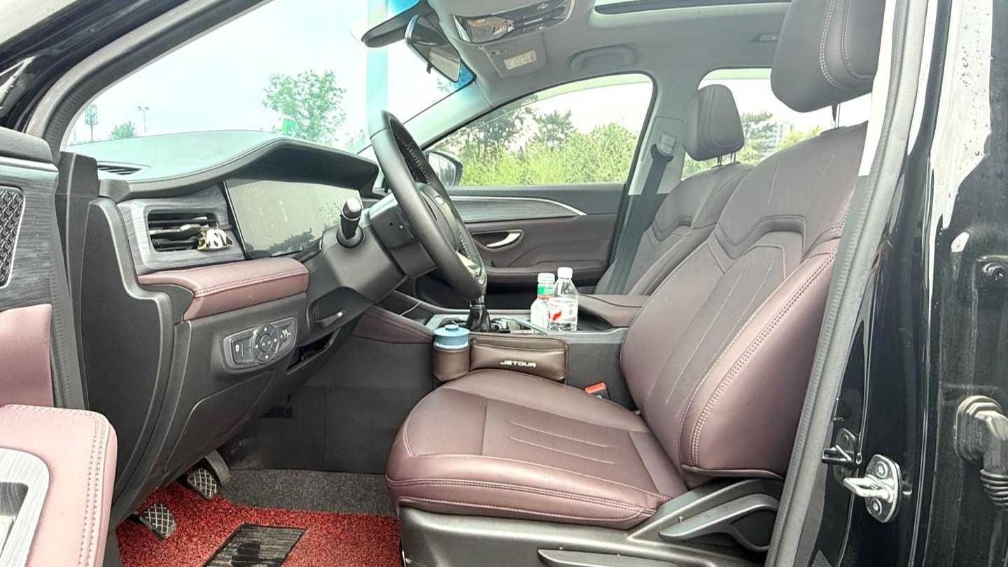 JETOUR X90 PLUS 2024 1.6TD manual villa PRO 7-seater