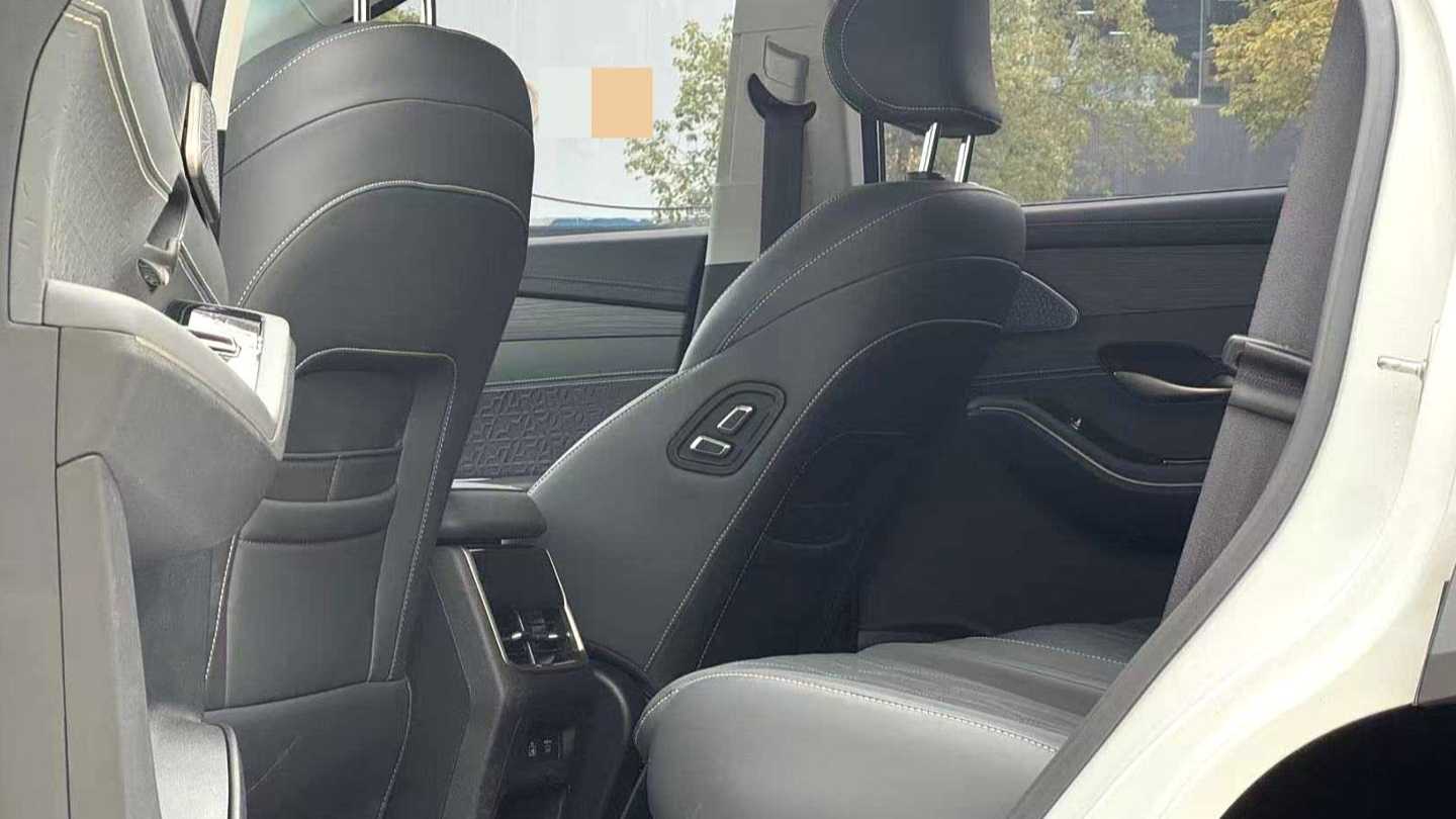 JETOUR X90 C-DM 2025 精英版 7座