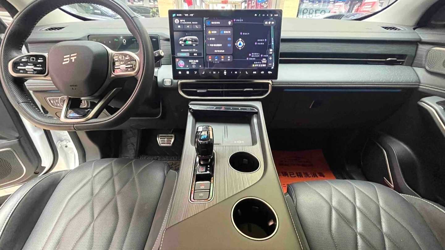 JETOUR X90 C-DM 2025 Deluxe Edition 7-seater