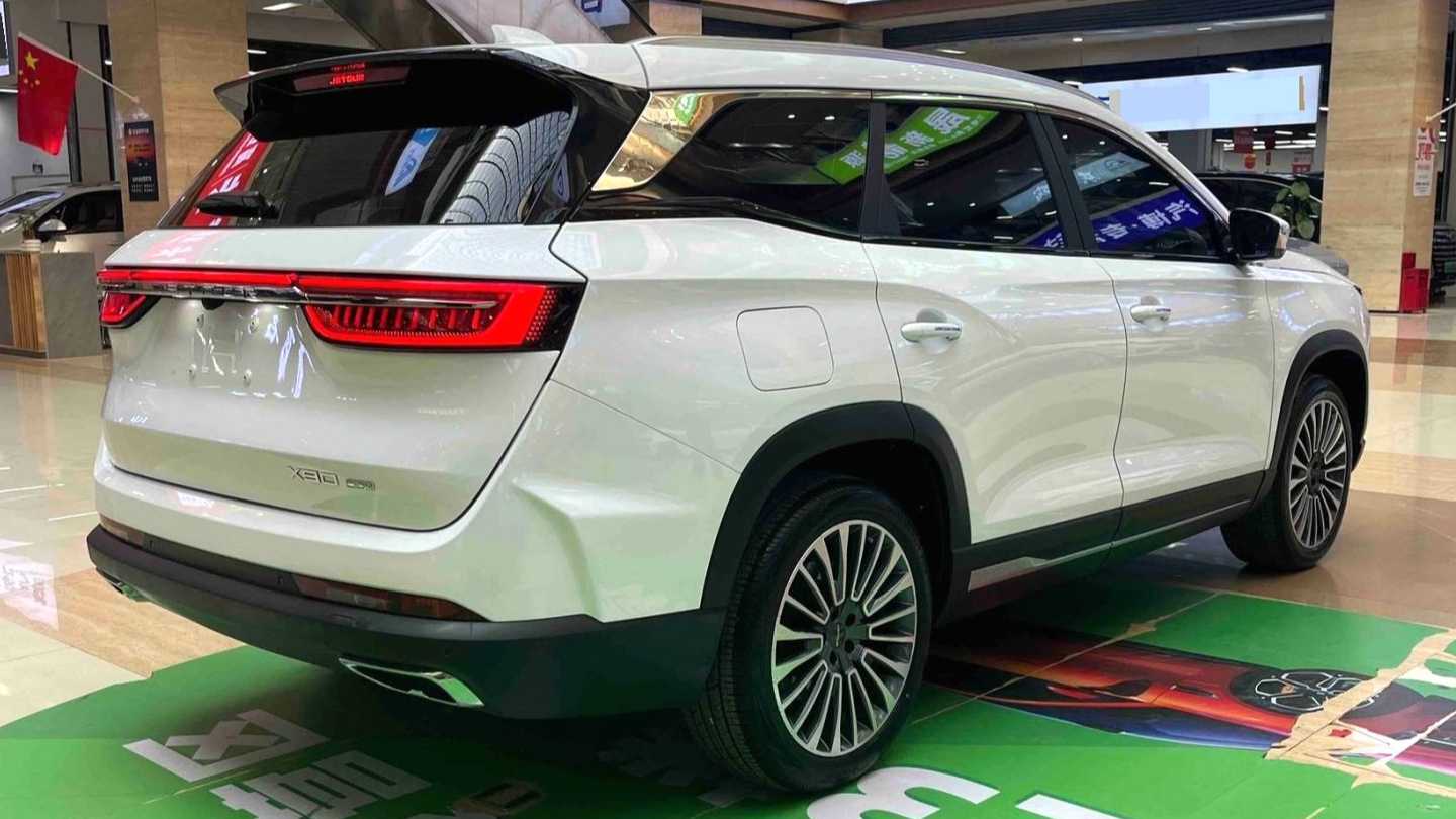 JETOUR X90 C-DM 2025 Deluxe Edition 7-seater