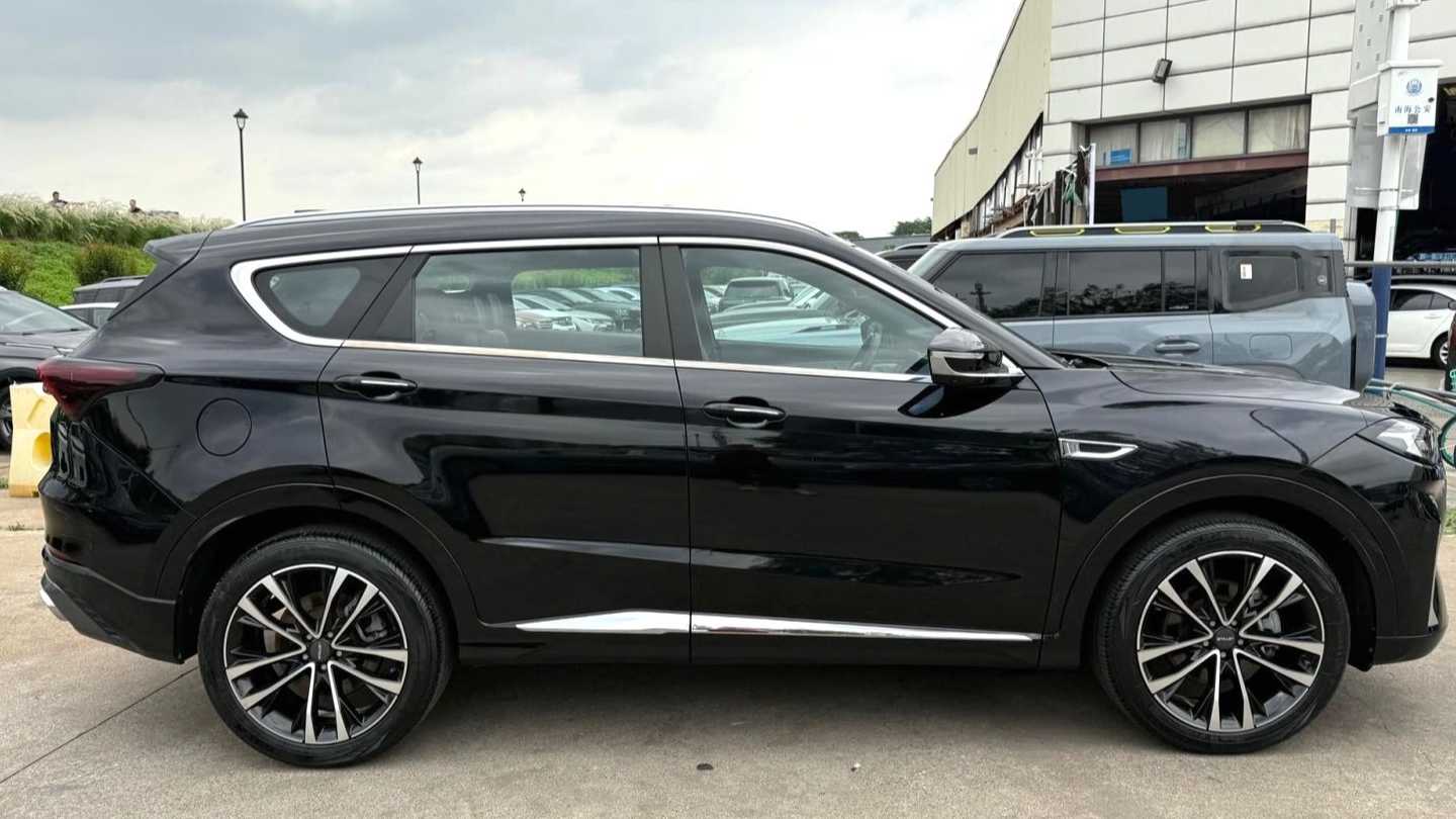 JETOUR X70 PLUS 2023 1.6T DCT Strongman PRO 5-seater