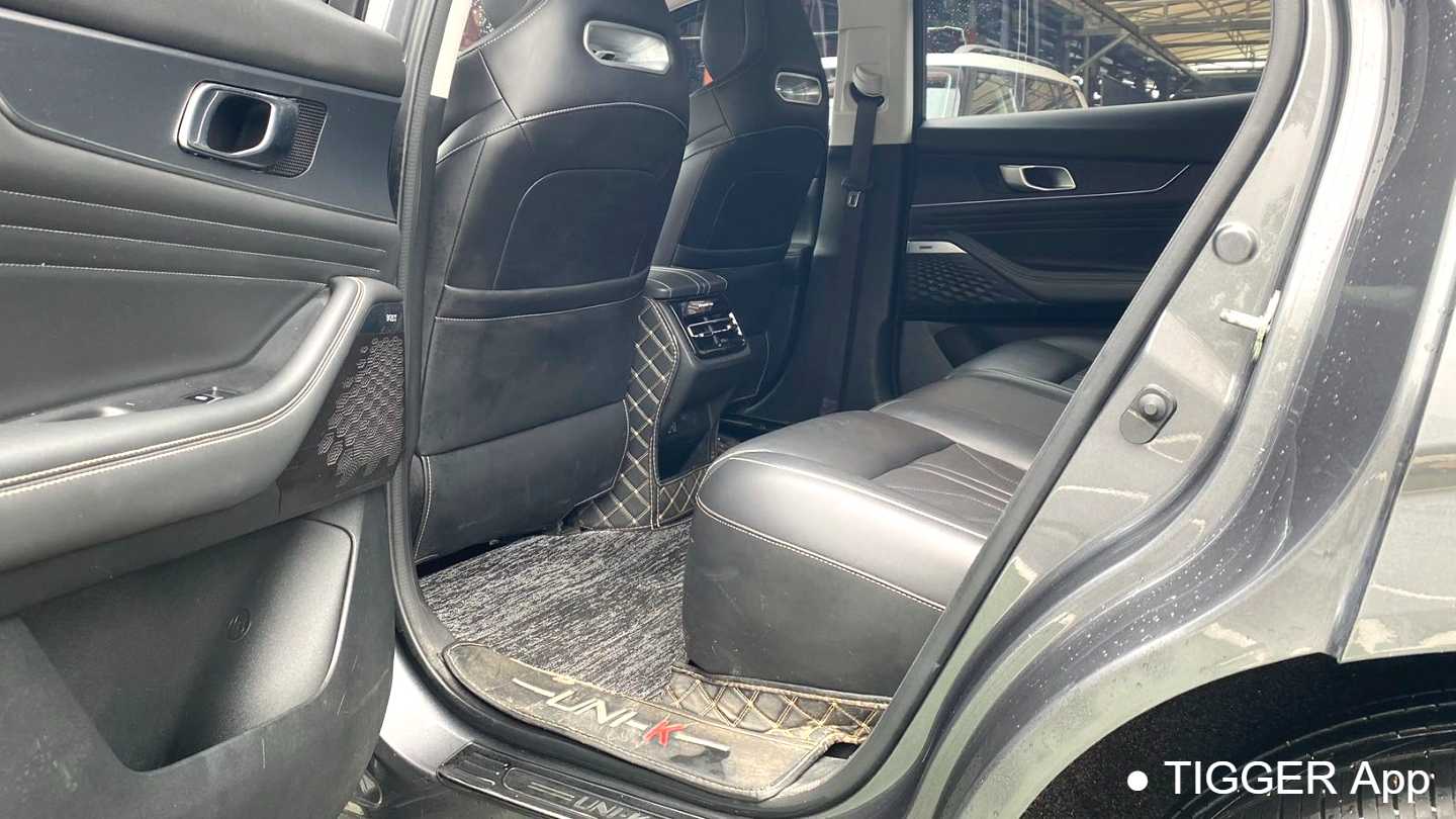 Changan UNI-K 2023 2.0T two wheel drive Yueshang model