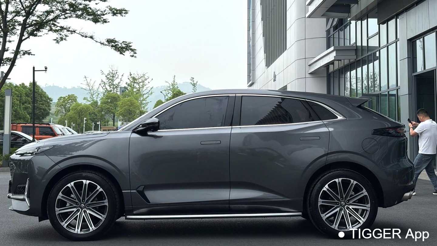 Changan UNI-K 2024 2.0T two wheel drive global version