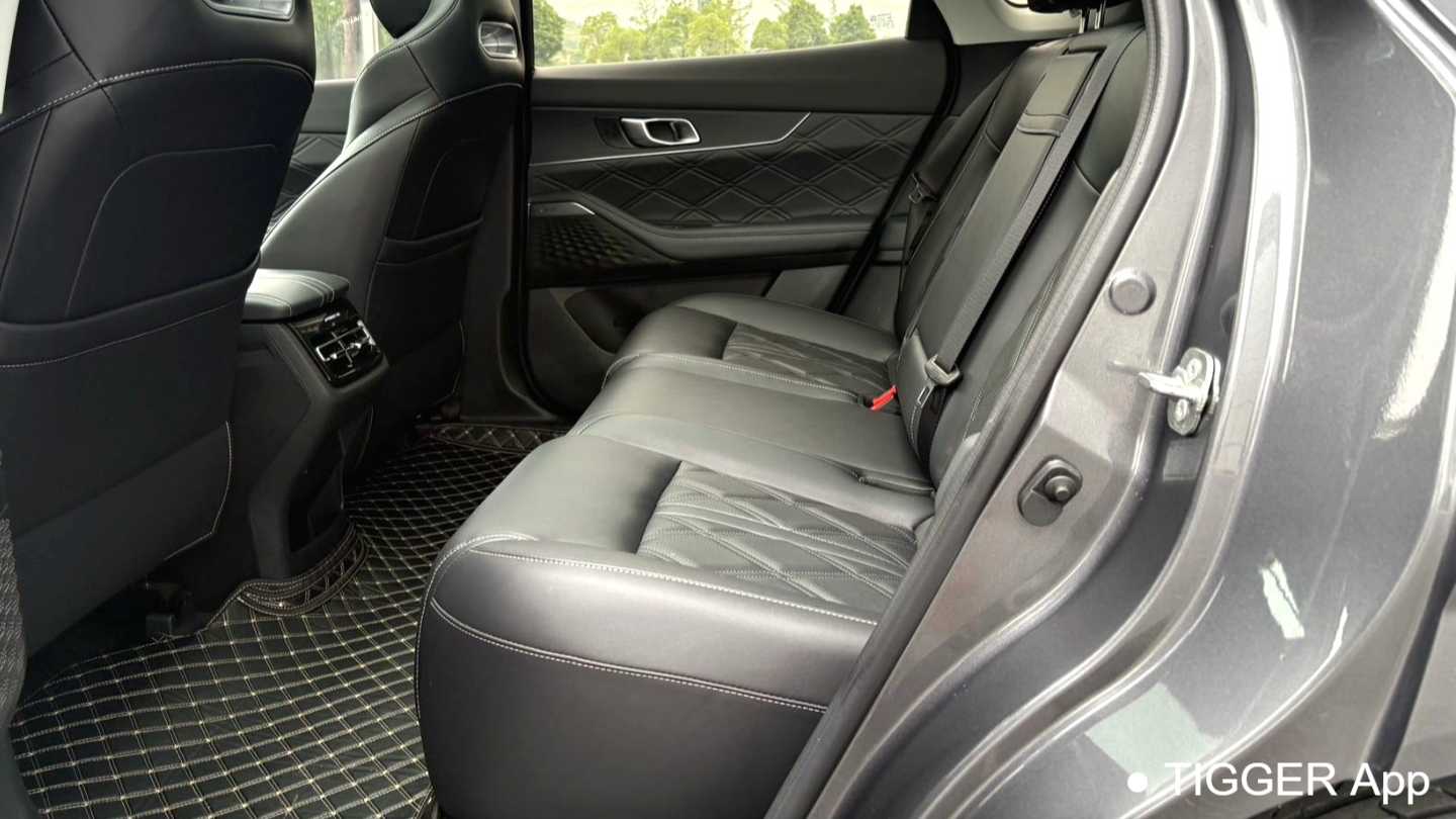 Changan UNI-K 2024 2.0T two wheel drive global version