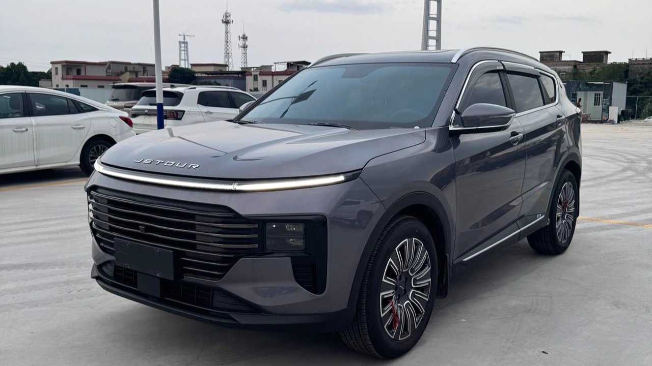 JETOUR X70 PLUS 2025 1.5T Luxury Pengpai Edition 5-seater