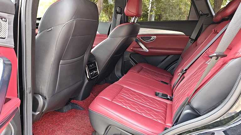 JETOUR X70 PLUS 2023 1.6T DCT Strongman PLUS 5-seater