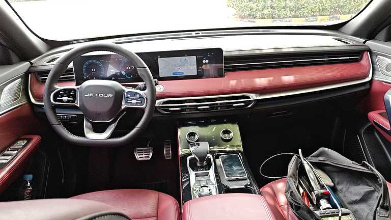 JETOUR X70 PLUS 2023 1.6T DCT Strongman PLUS 5-seater
