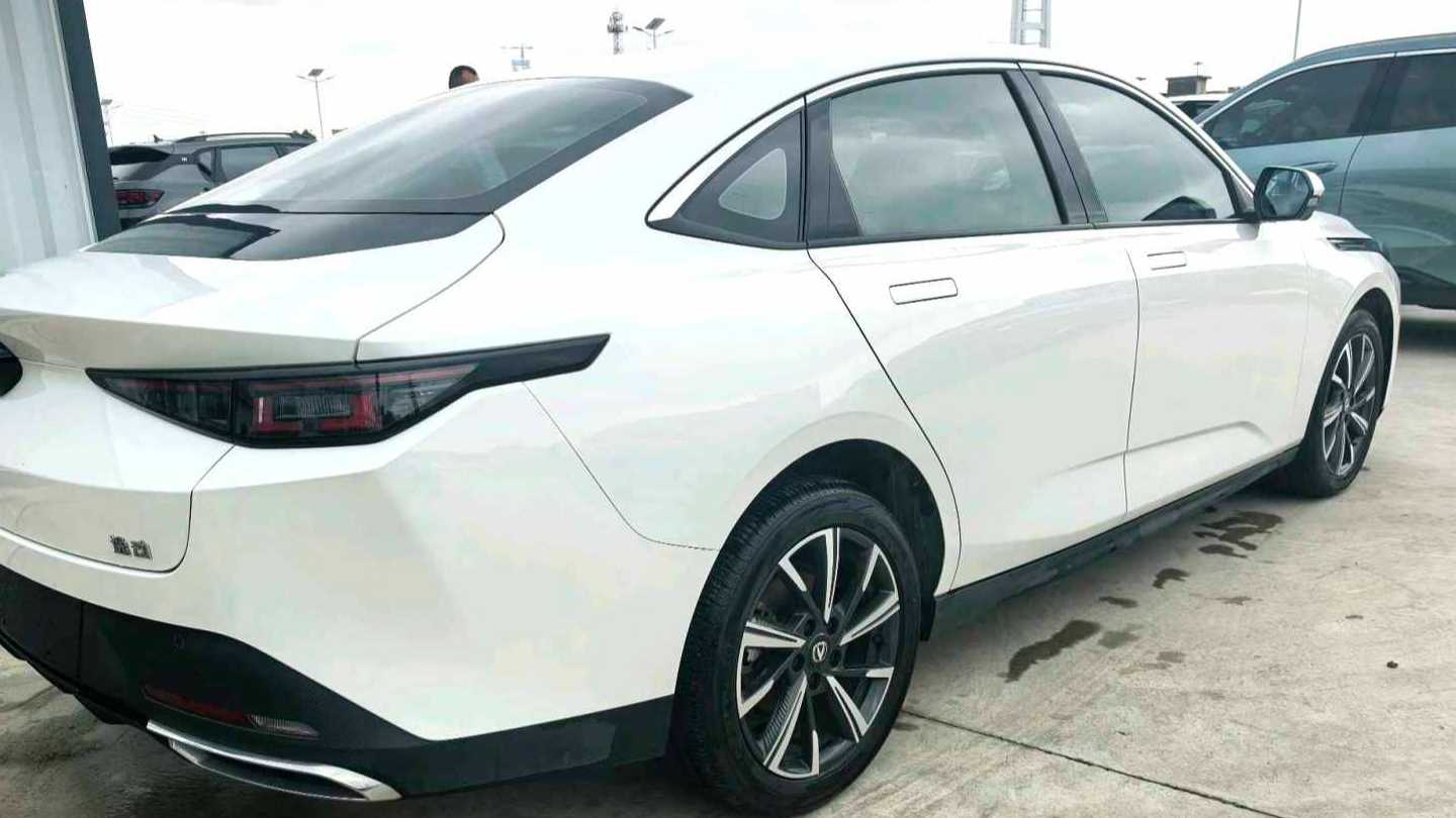 Changan EADO 2025 Blue Whale 1.5T 500Bar Prestige Type