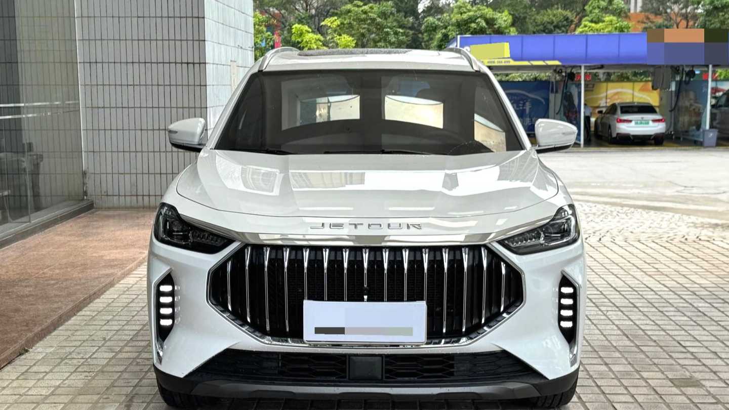 JETOUR X70 PLUS 2023 1.5T DCT Hero PLUS 5-seater