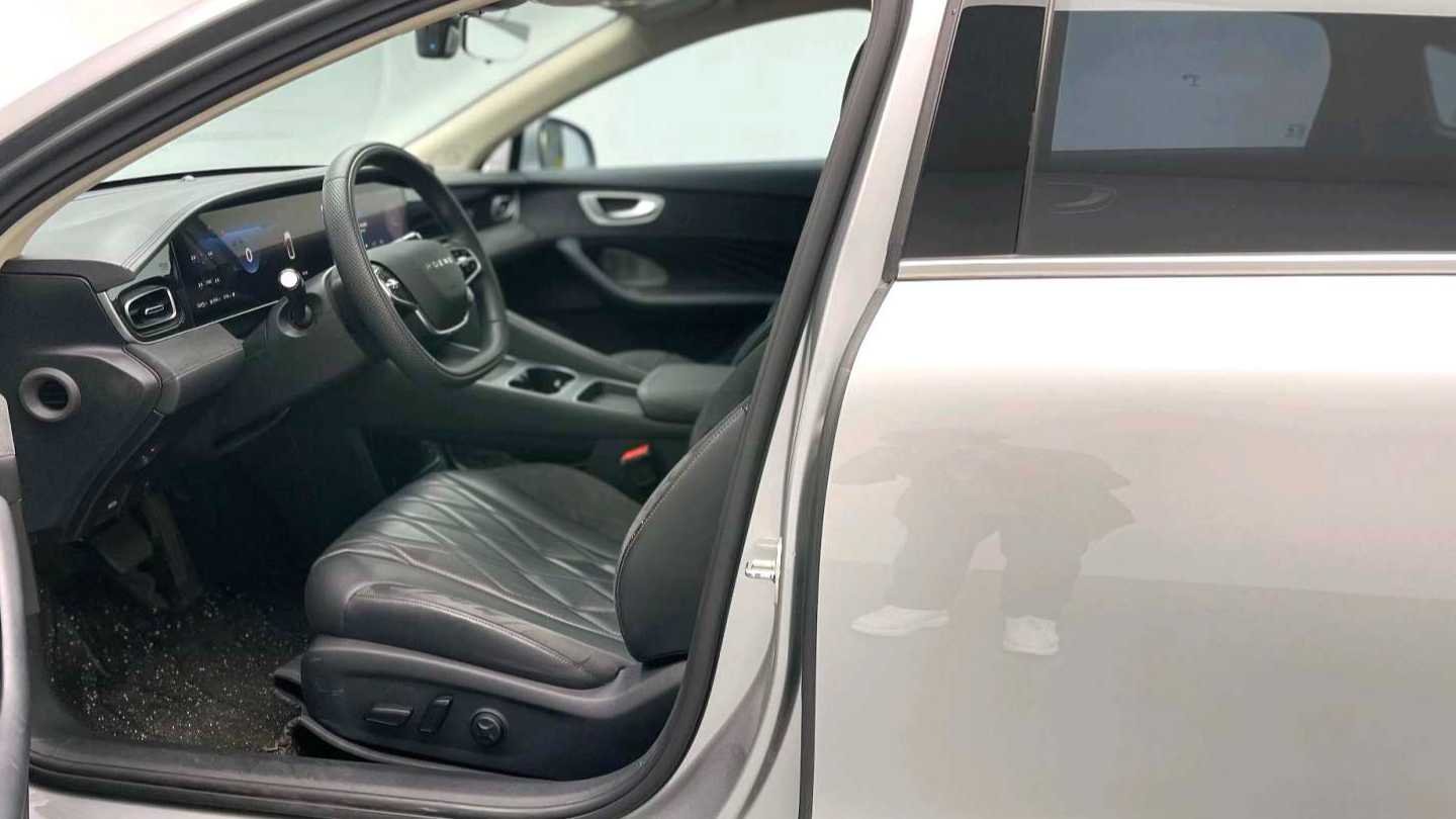 ROEWE D7 2023 DMH 125km Excellence Edition