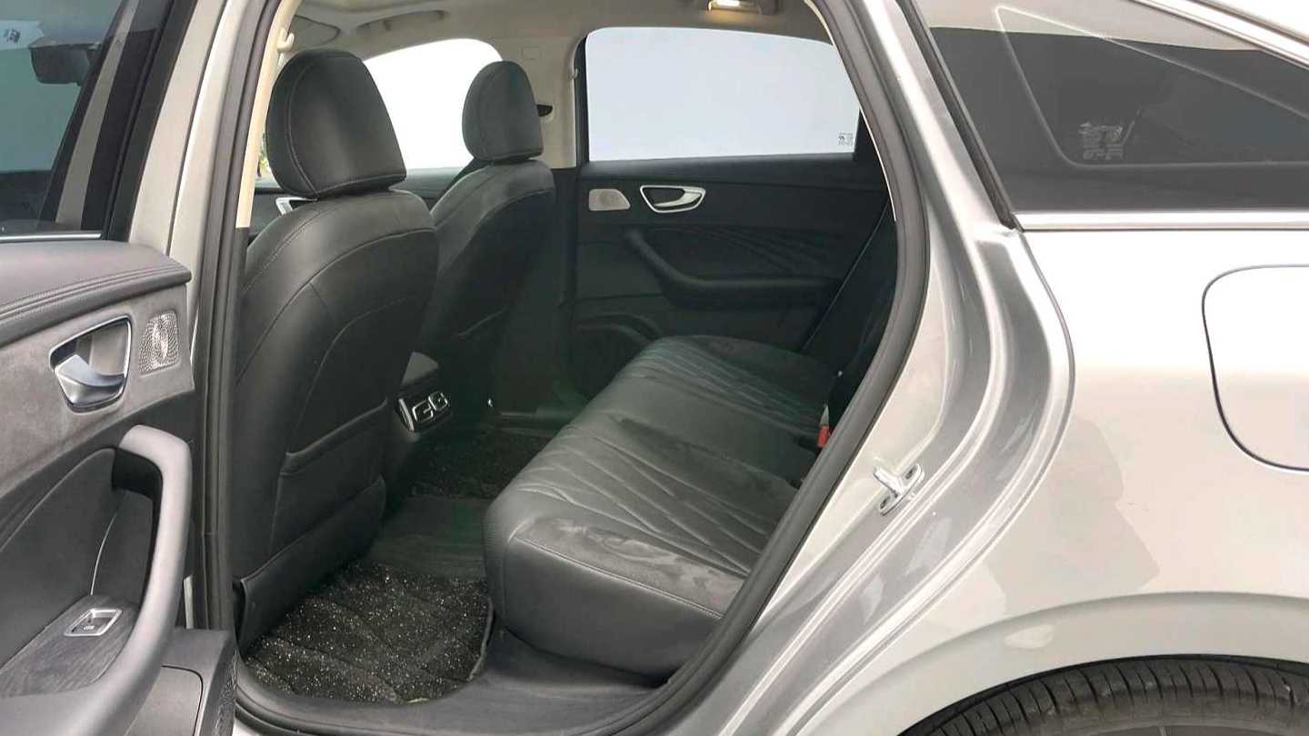 ROEWE D7 2023 DMH 125km Excellence Edition