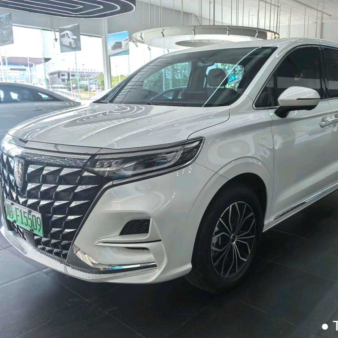 ROEWE iMAX8 2025 1.5T DMH Land Premium Edition Used Car