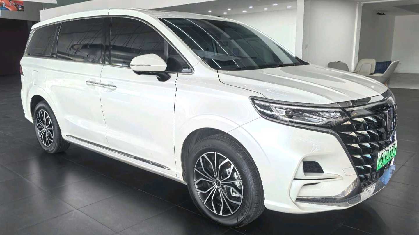 ROEWE iMAX8 2025 1.5T DMH Land Premium Edition