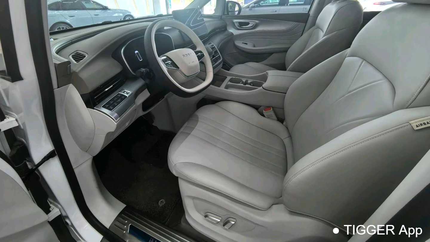 ROEWE iMAX8 2025 1.5T DMH Land Premium Edition