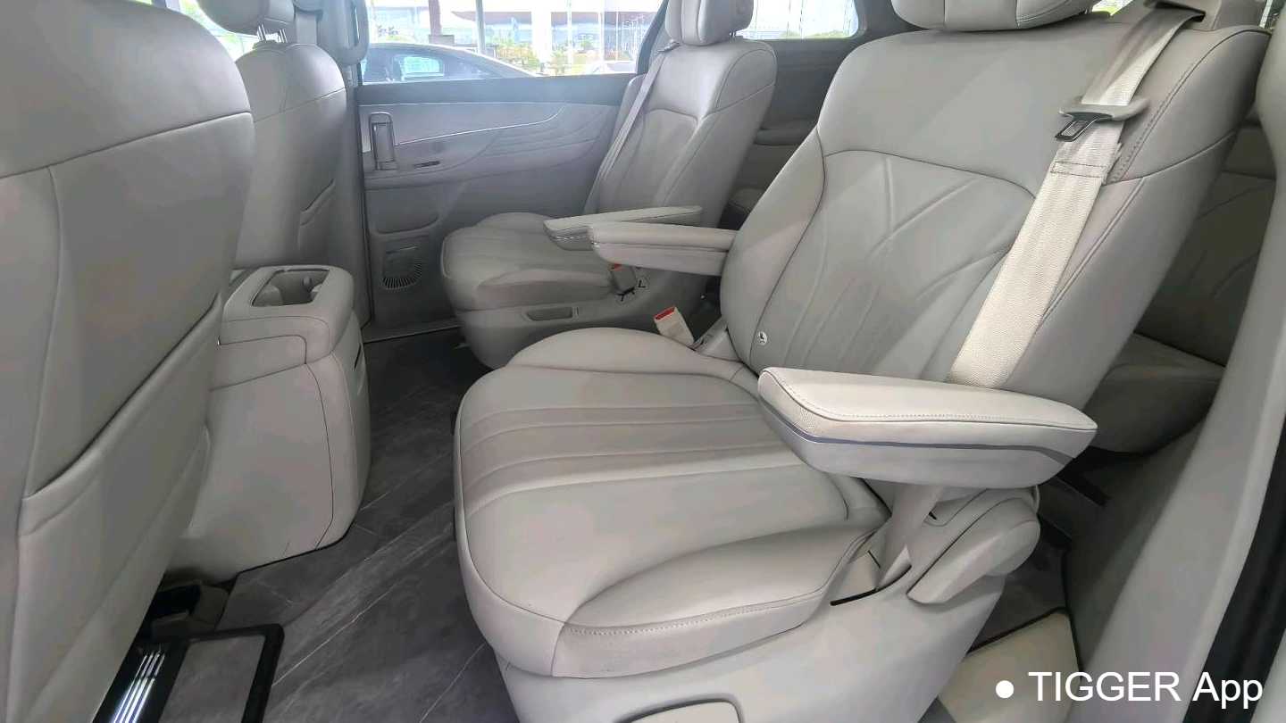 ROEWE iMAX8 2025 1.5T DMH Land Premium Edition