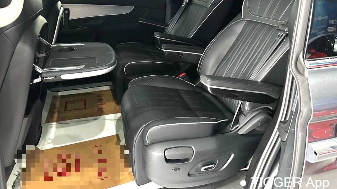 ROEWE iMAX8 2022 400TGI Flagship Edition