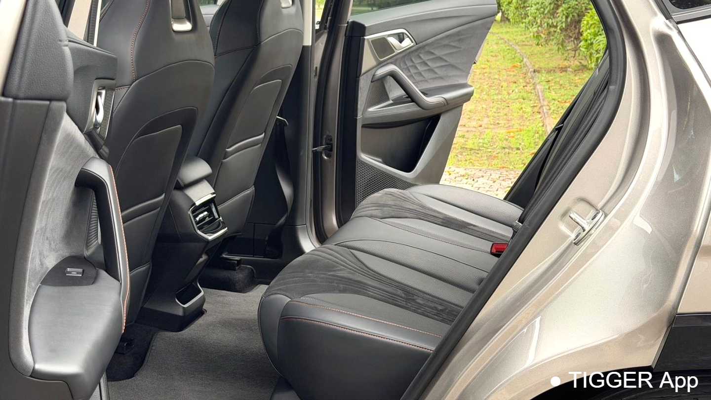 ROEWE D5X DMH 2024 135 Flagship Edition