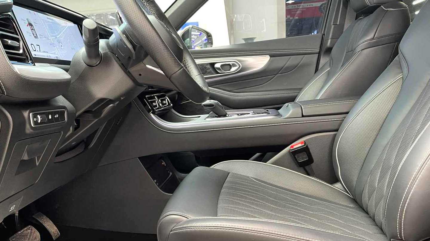 GAC GS8 2022 NOA 2.0TGDI 2WD Luxury Smart Connection Edition (Seven Seater)