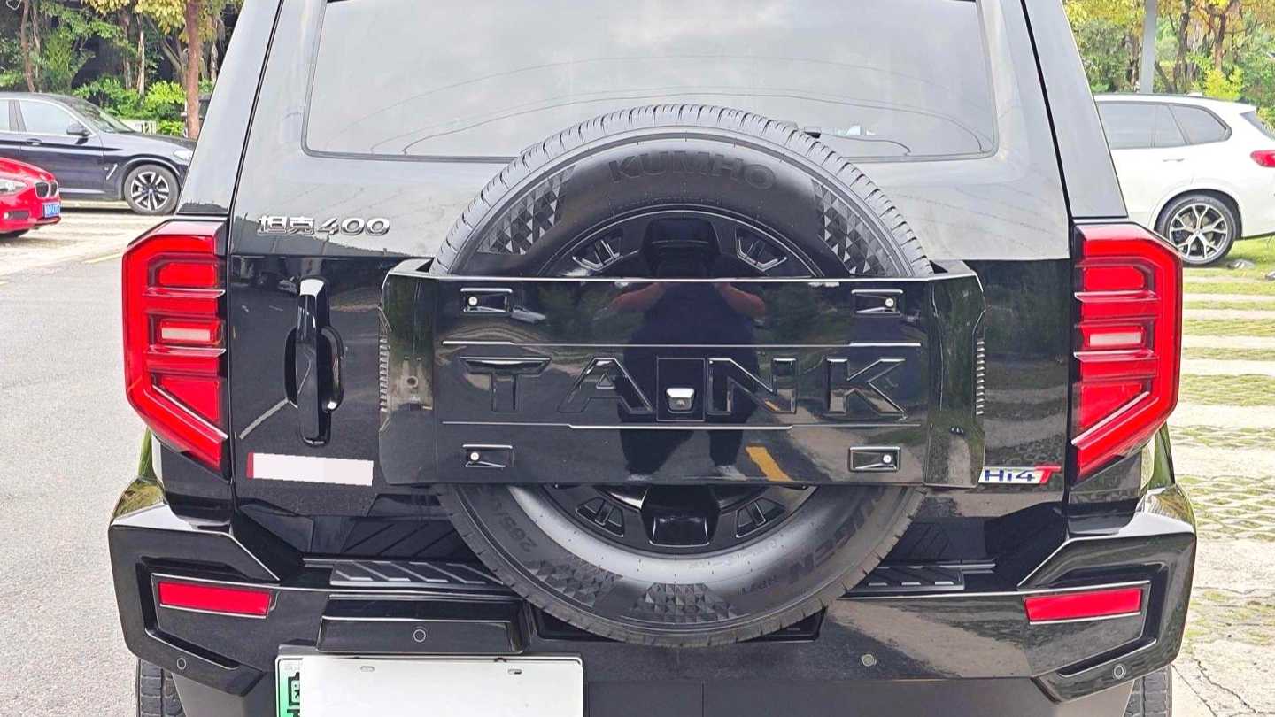 TANK 400 2023 Hi4-T Superpower Edition