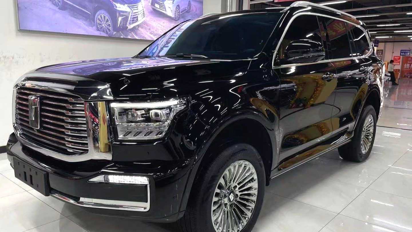 TANK 500 2024 Hi4-T Black Knight Edition