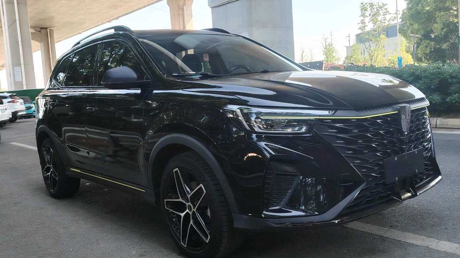 ROEWE RX5 2023 PLUS 330TGI Automatic Trending Intelligent Edition
