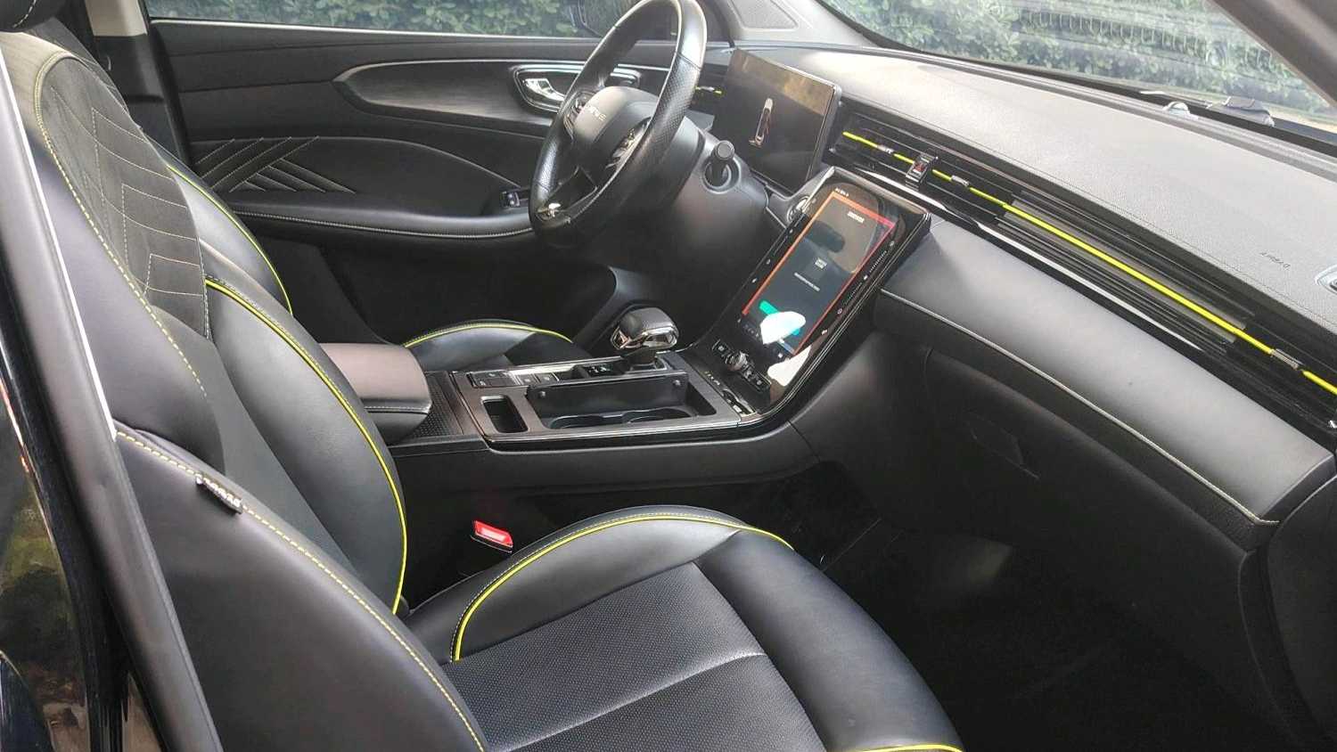 ROEWE RX5 2023 PLUS 330TGI Automatic Trending Intelligent Edition