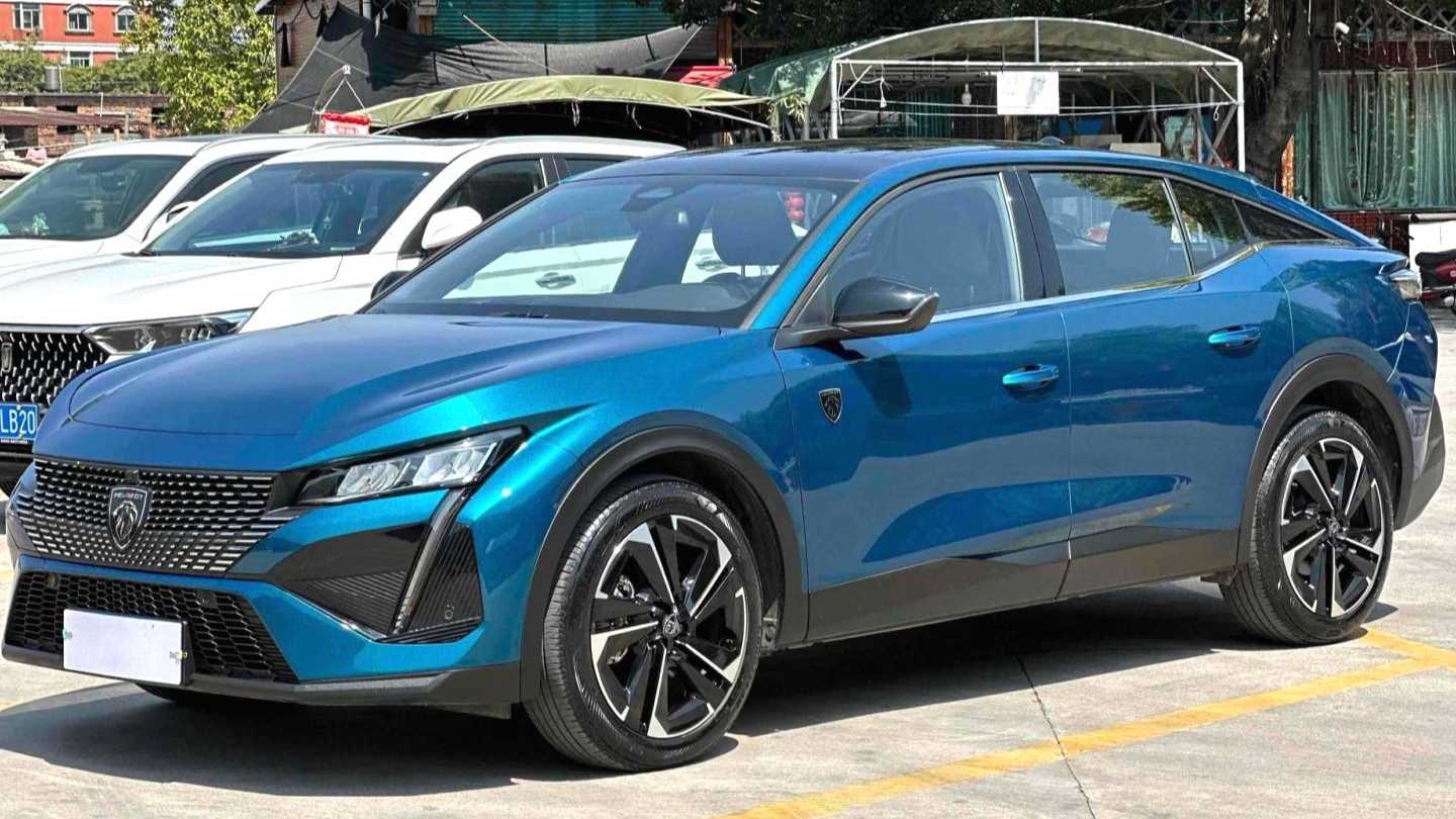 PEUGEOT 408X 2023 Boundless version