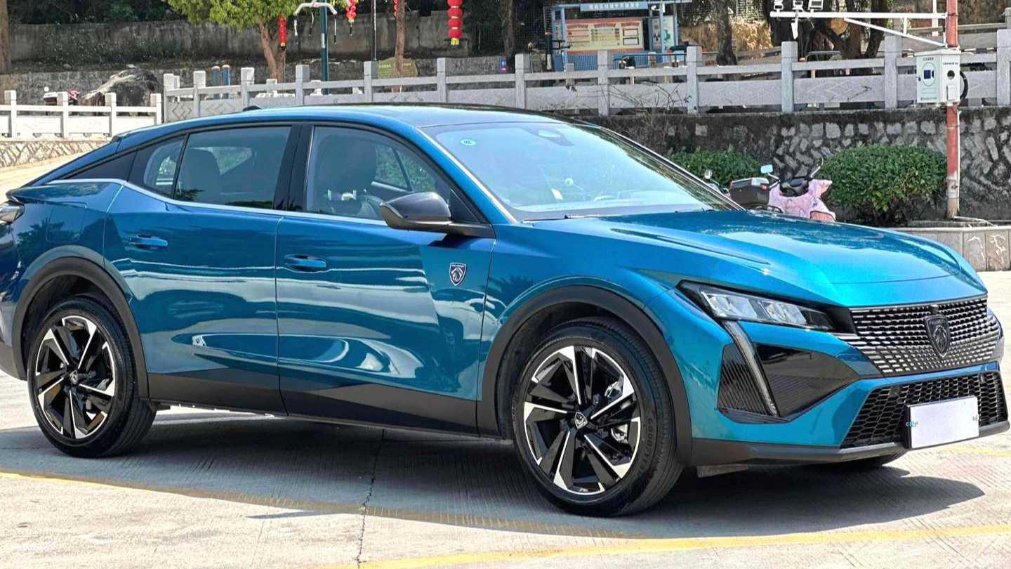 PEUGEOT 408X 2023 Boundless version